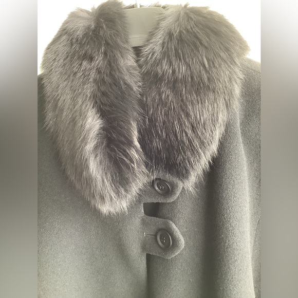 EUC Wool Cashmere Fox fur cape - Picture 13 of 15